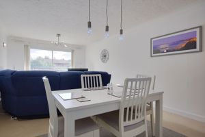 Lounge/Diner- click for photo gallery